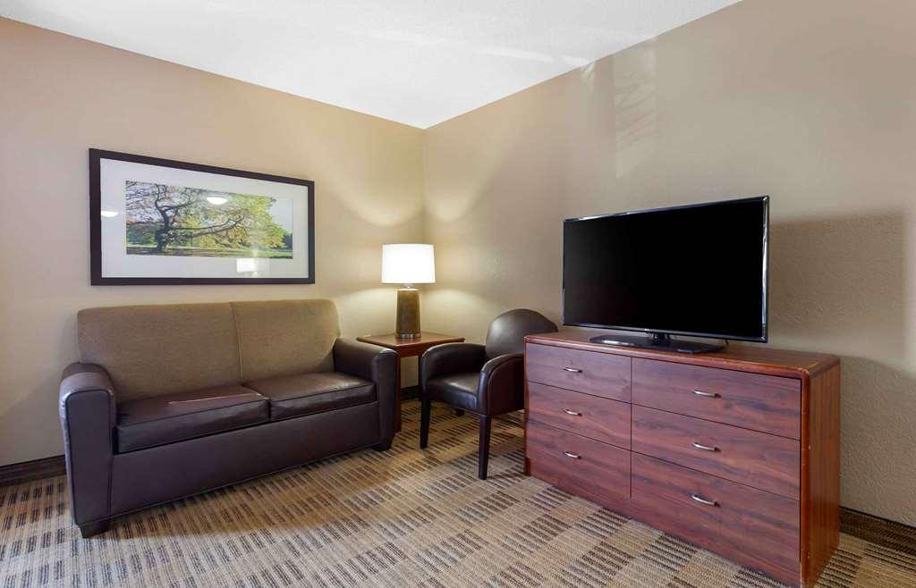 Extended Stay America Select Suites - Rockford - State Street Phòng bức ảnh